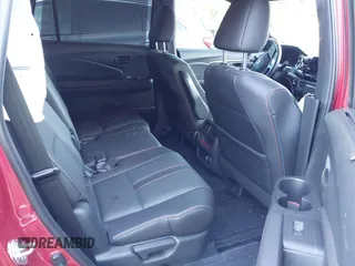 2022 Honda Passport TrailSport with VIN 5FNYF8H61NB015883, listed as a IAAI auction lot 40662061 with 19,212 mi miles and . Bid and sale history available at carsss.com. Image 8.