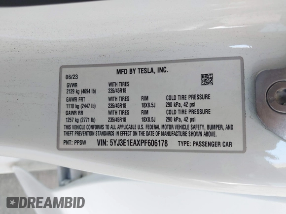 2023 Tesla Model 3 z VIN 5YJ3E1EAXPF606178, wystawiony jako IAAI lot #42543528 z przebiegiem 26 638 mil mil oraz . Historia ofert i sprzedaży dostępna na DreamBid. Obrazek 9.