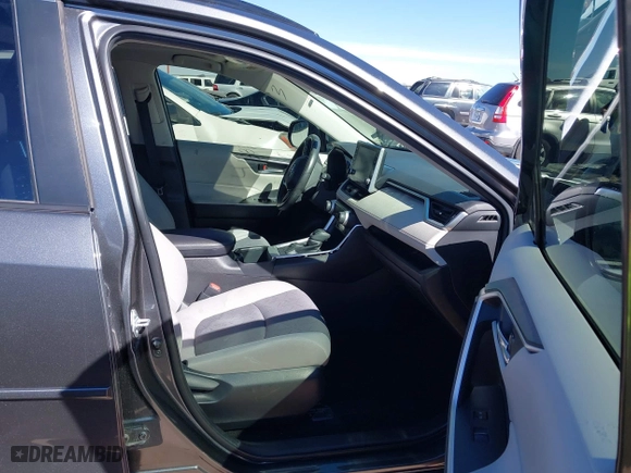 2022 Toyota RAV4 Hybrid XLE with VIN JTMRWRFV6ND165774, listed as a IAAI auction lot 41587093 with 48,578 mi miles. Bid and sale history available at carsss.com. Image 5.