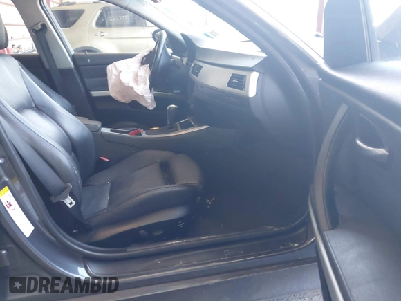 2006 BMW 3 Series 330i with VIN WBAVB33526KR73321, listed as a IAAI auction lot 42569889 with 104,466 mi miles and . Bid and sale history available at DreamBid. Image 5.