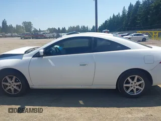 2003 Honda Accord EX z VIN 1HGCM82613A037978, wystawiony jako IAAI lot #42441528 z przebiegiem 207 998 mil mil oraz . Historia ofert i sprzedaży dostępna na DreamBid. Obrazek 14.