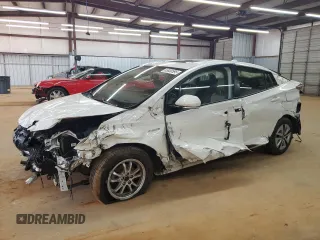 2018 Toyota Prius Two z VIN JTDKARFUXJ3067659, wystawiony jako Copart lot #55630595 z przebiegiem 115 873 mil mil oraz Szkoda całkowita • Salvage title. Historia ofert i sprzedaży dostępna na DreamBid. Obrazek 1.