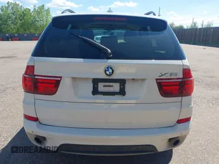 2011 BMW X5 35i z VIN 5UXZV4C57BL412326, wystawiony jako IAAI lot #42169632 z przebiegiem 93 153 mil mil oraz . Historia ofert i sprzedaży dostępna na DreamBid. Obrazek 16.
