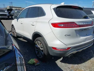 2019 Lincoln MKC Select with VIN 5LMCJ2C96KUL02641, listed as a IAAI auction lot 42303586 with 101,529 mi miles and . Bid and sale history available at DreamBid. Image 3.