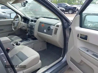2008 Ford Escape XLT с VIN 1FMCU931X8KB99581, выставлен на аукционе IAAI как лот 42681620 с пробегом 117 607 миль миль и . История ставок и продаж доступна на DreamBid. Изображение 5.