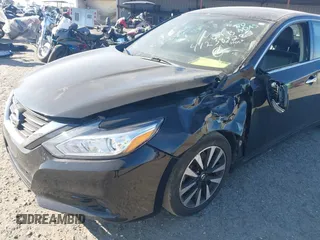 2018 Nissan Altima SR with VIN 1N4AL3AP8JC282175, listed as a IAAI auction lot 41238328 with 117,198 mi miles and . Bid and sale history available at carsss.com. Image 6.