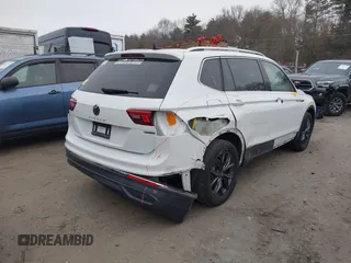 2022 Volkswagen Tiguan SE z VIN 3VV2B7AX9NM029204, wystawiony jako IAAI lot #41248800 z przebiegiem 24 450 mil mil oraz . Historia ofert i sprzedaży dostępna na DreamBid. Obrazek 4.