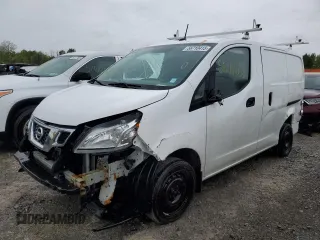 2017 Nissan NV200 S z VIN 3N6CM0KN3HK699975, wystawiony jako Copart lot #56710415 z przebiegiem 141 450 mil mil oraz Szkoda całkowita • Salvage title. Historia ofert i sprzedaży dostępna na DreamBid. Obrazek 1.