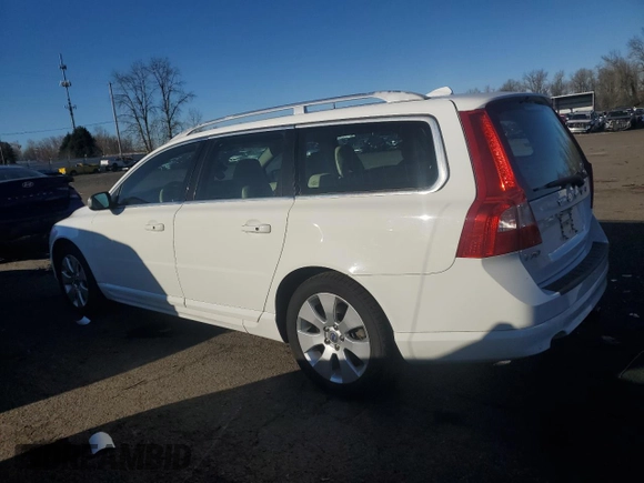 2008 Volvo V70 with VIN YV1BW982581020102, listed as a Copart auction lot 42049555 with 137,098 mi miles and Salvage Title. Bid and sale history available at DreamBid. Image 2.