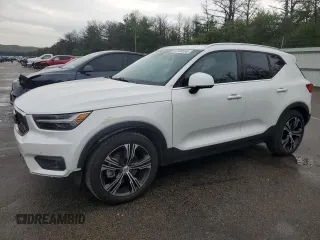 2022 Volvo XC40 Inscription with VIN YV4162UL8N2666891, listed as a Copart auction lot 62708685 with 19,849 mi miles and Salvage title. Bid and sale history available at DreamBid. Image 1.