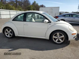 2008 Volkswagen Beetle with VIN 3VWFG31C68M511900, listed as a Copart auction lot 74089294 with 88,345 mi miles and Clean Title. Bid and sale history available at DreamBid. Image 4.