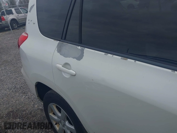 2006 Toyota RAV4 Limited with VIN JTMBK31V165010286, listed as a IAAI auction lot 41913947 with 249,705 mi miles. Bid and sale history available at carsss.com. Image 12.