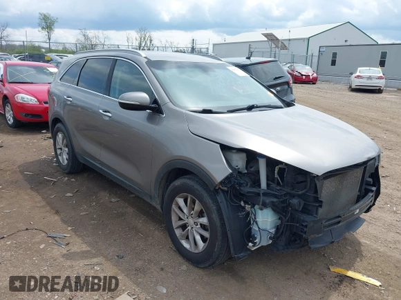 2016 Kia Sorento LX with VIN 5XYPG4A57GG003204, listed as a IAAI auction lot 42053975 with 189,653 mi miles. Bid and sale history available at carsss.com. Image 1.