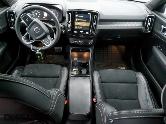 2019 Volvo XC40 R-Design with VIN YV4162UM3K2102750, listed as a Copart auction lot 51087625 with 31,388 mi miles and Clean title. Bid and sale history available at DreamBid. Image 8.