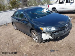 2014 Toyota Camry L with VIN 4T1BF1FK1EU822100, listed as a IAAI auction lot 41789983 with 123,681 mi miles. Bid and sale history available at carsss.com. Image 1.