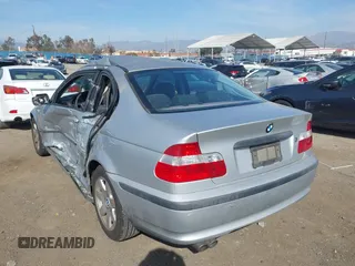 2004 BMW 3 Series 325i with VIN WBAAZ33494KP83238, listed as a IAAI auction lot 41594397 with 1 mi miles. Bid and sale history available at carsss.com. Image 3.