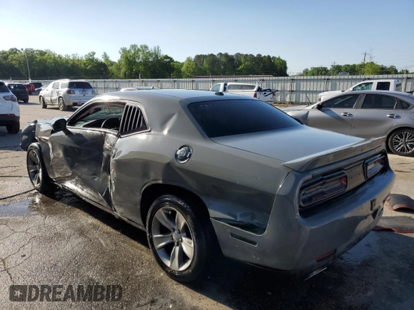 2019 Dodge Challenger SXT z VIN 2C3CDZAG2KH524724, wystawiony jako Copart lot #52202495 z przebiegiem 125 667 mil mil oraz Szkoda całkowita • Salvage title. Historia ofert i sprzedaży dostępna na DreamBid. Obrazek 2.