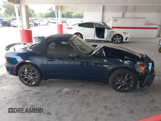 2019 FIAT 124 Spider Lusso z VIN JC1NFAEK6K0142695, wystawiony jako IAAI lot #42683013 z przebiegiem 33 559 mil mil oraz . Historia ofert i sprzedaży dostępna na DreamBid. Obrazek 13.