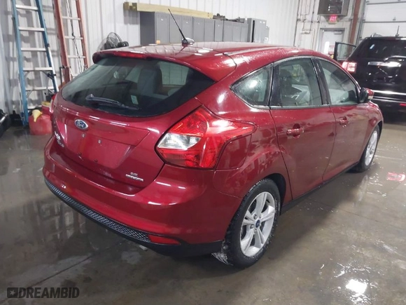 2014 Ford Focus SE with VIN 1FADP3K27EL165701, listed as a IAAI auction lot 41592736 with 119,115 mi miles. Bid and sale history available at carsss.com. Image 4.