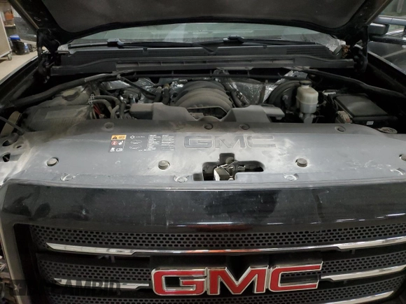 2015 GMC Sierra 1500 SLE z VIN 1GTV2UEC6FZ379178, wystawiony jako Copart lot #42980755 z przebiegiem 141 379 mil mil oraz Szkoda całkowita • Salvage title. Historia ofert i sprzedaży dostępna na DreamBid. Obrazek 11.