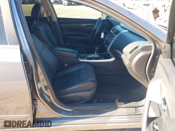 2015 Nissan Altima SL with VIN 1N4AL3AP0FN407679, listed as a IAAI auction lot 40909974 with 129,597 mi miles and . Bid and sale history available at carsss.com. Image 5.
