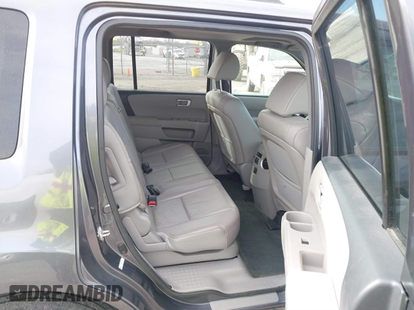 2014 Honda Pilot EX-L with VIN 5FNYF3H50EB017733, listed as a IAAI auction lot 41370236 with 133,211 mi miles. Bid and sale history available at carsss.com. Image 8.
