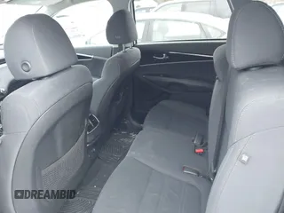 2019 Kia Sorento LX with VIN 5XYPGDA39KG452763, listed as a IAAI auction lot 41585609 with 71,503 mi miles. Bid and sale history available at carsss.com. Image 8.