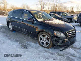 2011 Mercedes-Benz R-Class R 350 with VIN 4JGCB6FE3BA114001, listed as a IAAI auction lot 41309561 with 126,819 mi miles. Bid and sale history available at carsss.com. Image 1.