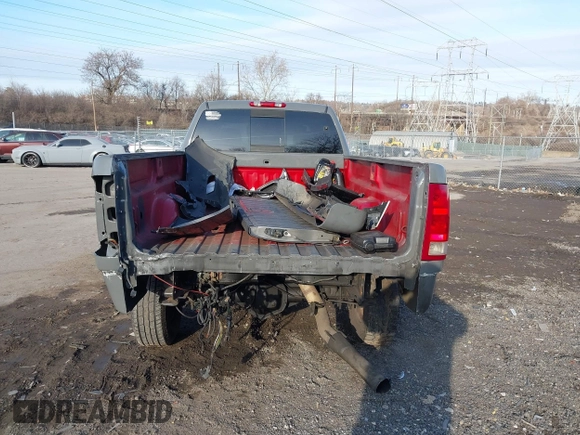 2008 GMC Sierra 3500HD SRW SLT z VIN 1GTHK33698F206358, wystawiony jako IAAI lot #41395304 z przebiegiem 280 645 mil mil oraz . Historia ofert i sprzedaży dostępna na DreamBid. Obrazek 16.