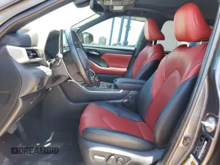 2022 Toyota Highlander XSE with VIN 5TDJZRBH2NS170804, listed as a Copart auction lot 61864415 with 39,705 mi miles and Salvage title. Bid and sale history available at DreamBid. Image 7.