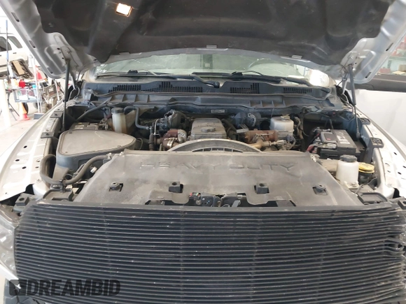 2015 Ram 2500 SLT with VIN 3C6UR5DL4FG614148, listed as a IAAI auction lot 42137073 with 172,705 mi miles. Bid and sale history available at carsss.com. Image 10.