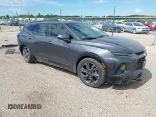 2021 Chevrolet Blazer RS z VIN 3GNKBKRS2MS542967, wystawiony jako IAAI lot #42617417 z przebiegiem 48 571 mil mil oraz . Historia ofert i sprzedaży dostępna na DreamBid. Obrazek 1.