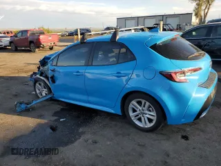 2020 Toyota Corolla Hatchback SE with VIN JTND4RBE3L3091394, listed as a Copart auction lot 67681004 with 34,606 mi miles and Salvage Title. Bid and sale history available at carsss.com. Image 2.