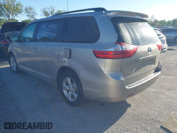 2017 Toyota Sienna LE Auto Access Seat with VIN 5TDKZ3DC5HS786195, listed as a IAAI auction lot 41829226 with 138,047 mi miles. Bid and sale history available at carsss.com. Image 3.