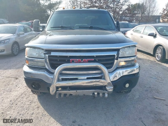 2005 GMC Sierra 1500HD SLT with VIN 1GTGK13U35F811518, listed as a IAAI auction lot 41436920 with NaN miles. Bid and sale history available at carsss.com. Image 12.