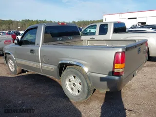 2000 Chevrolet Silverado 1500 with VIN 1GCEC14V7YZ182716, listed as a IAAI auction lot 41593759 with 361,512 mi miles. Bid and sale history available at carsss.com. Image 3.