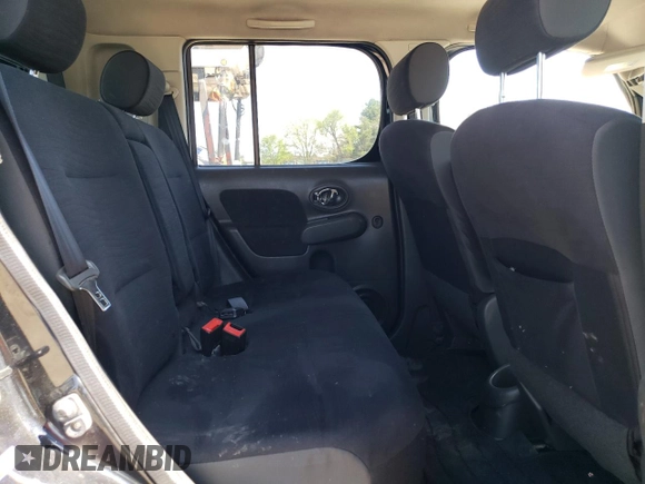 2010 Nissan Cube S z VIN JN8AZ2KR4AT155592, wystawiony jako Copart lot #55804045 z przebiegiem 108 505 mil mil oraz Nie do naprawy • Non repairable. Historia ofert i sprzedaży dostępna na DreamBid. Obrazek 10.