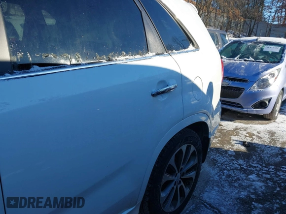 2014 Kia Sorento SX Limited with VIN 5XYKWDA73EG520883, listed as a IAAI auction lot 41391858 with 98,762 mi miles. Bid and sale history available at carsss.com. Image 19.