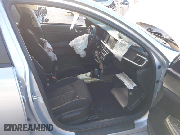 2020 Kia Optima SE z VIN 5XXGT4L33LG438808, wystawiony jako IAAI lot #41901977 z przebiegiem 111 126 mil mil oraz . Historia ofert i sprzedaży dostępna na DreamBid. Obrazek 5.