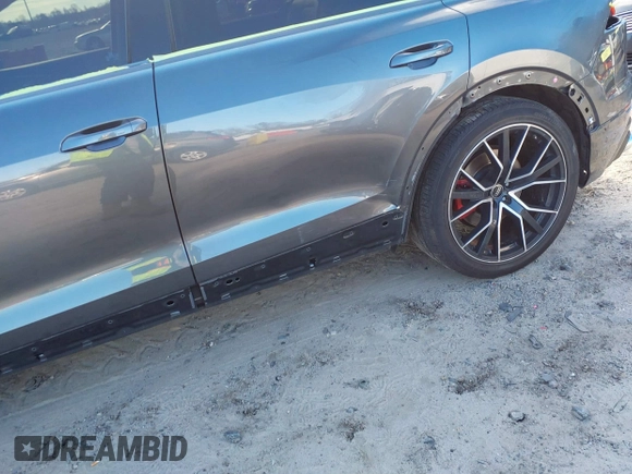 2022 Audi SQ8 Premium Plus with VIN WA1AWBF19ND025861, listed as a IAAI auction lot 41640362 with 36,594 mi miles and . Bid and sale history available at DreamBid. Image 20.