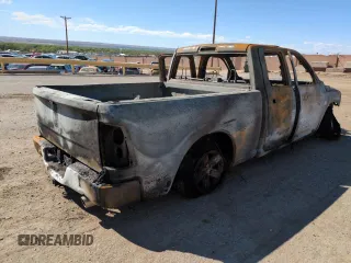 2018 Ram 1500 Express z VIN 1C6RR7FT3JS136868, wystawiony jako Copart lot #53702285 z przebiegiem Nie podano mil oraz Nie do naprawy • Non repairable. Historia ofert i sprzedaży dostępna na DreamBid. Obrazek 3.