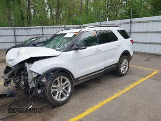 2017 Ford Explorer XLT z VIN 1FM5K8D8XHGC84301, wystawiony jako IAAI lot #42270431 z przebiegiem Nie podano mil oraz . Historia ofert i sprzedaży dostępna na DreamBid. Obrazek 17.