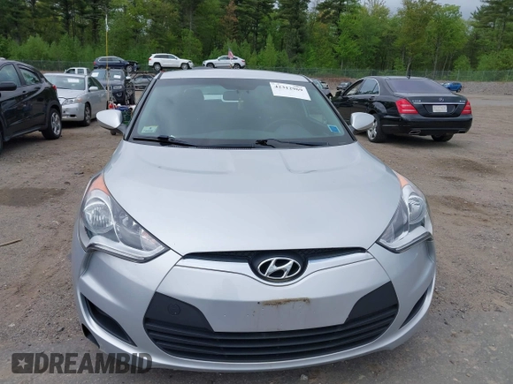 2016 Hyundai Veloster z VIN KMHTC6AD2GU277109, wystawiony jako IAAI lot #42312969 z przebiegiem 132 899 mil mil oraz . Historia ofert i sprzedaży dostępna na DreamBid. Obrazek 6.