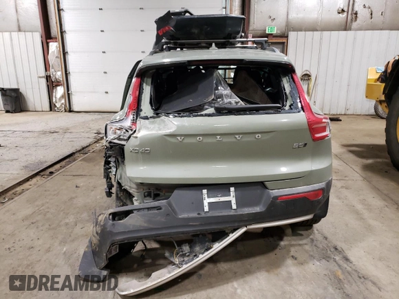 2023 Volvo XC40 Ultimate Bright Theme с VIN YV4L12UA0P2938486, выставлен на аукционе Copart как лот 42126095 с пробегом 17 218 миль миль и Списание • Salvage title. История ставок и продаж доступна на DreamBid. Изображение 6.