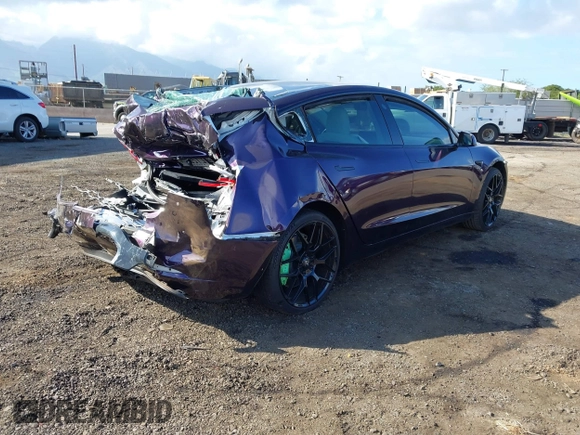 2020 Tesla Model 3 Standard Range Plus z VIN 5YJ3E1EA9LF599332, wystawiony jako IAAI lot #41563213 z przebiegiem Nie podano mil oraz . Historia ofert i sprzedaży dostępna na DreamBid. Obrazek 4.