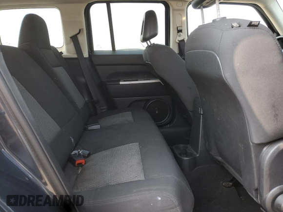 2008 Jeep Patriot Sport with VIN 1J8FT28W18D520047, listed as a Copart auction lot 59384295 with 176,770 mi miles and Salvage title. Bid and sale history available at DreamBid. Image 10.