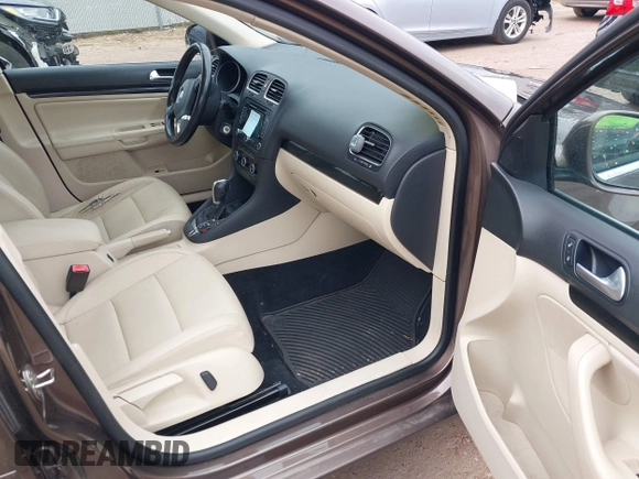 2012 Volkswagen Jetta SportWagen TDI w/Sunroof with VIN 3VWPL7AJ6CM647247, listed as a IAAI auction lot 42042449 with 186,015 mi miles. Bid and sale history available at carsss.com. Image 5.