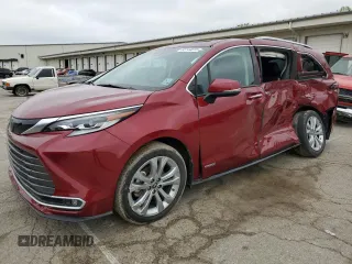 2021 Toyota Sienna Limited z VIN 5TDERKECXMS032404, wystawiony jako Copart lot #55144615 z przebiegiem 26 814 mil mil oraz Czysty tytuł • Clean title. Historia ofert i sprzedaży dostępna na DreamBid. Obrazek 1.