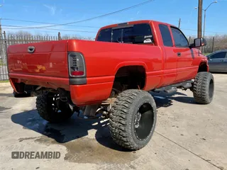 2000 Dodge 2500 z VIN 3B7KF2363YG104640, wystawiony jako Copart lot #45928635 z przebiegiem 206 162 mil mil oraz Czysty tytuł • Clean title. Historia ofert i sprzedaży dostępna na DreamBid. Obrazek 4.