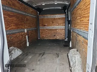 2020 Ford Transit Cargo z VIN 1FTYE1C89LKA17335, wystawiony jako IAAI lot #42561511 z przebiegiem 276 728 mil mil oraz . Historia ofert i sprzedaży dostępna na DreamBid. Obrazek 16.